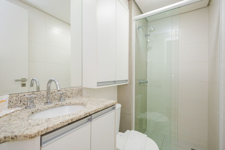 Bathroom 4, 7th Avenue Oxford Residence, Curitiba