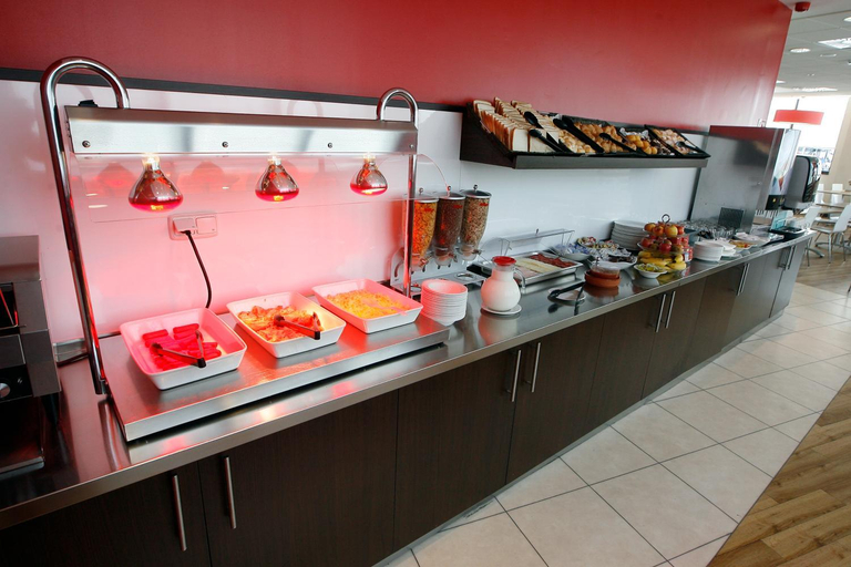 Food & Drinks 5, Travelodge Valencia Aeropuerto, Valencia
