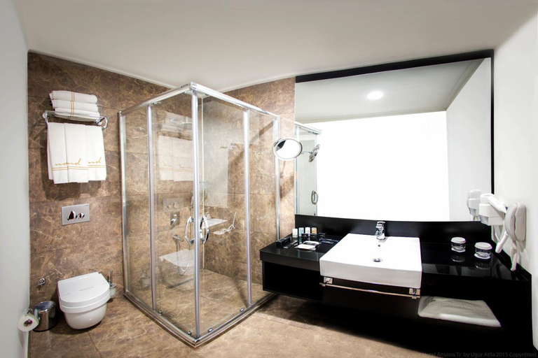 Bathroom 5, Northdoor Hotel, Amasra