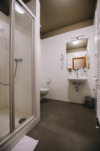 Bathroom 2, Kounicky dvur, Brno-Venkov