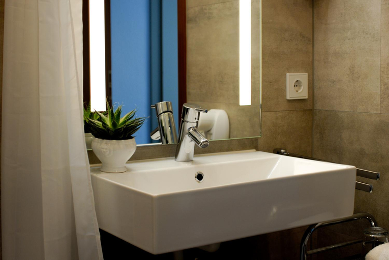 Bathroom 4