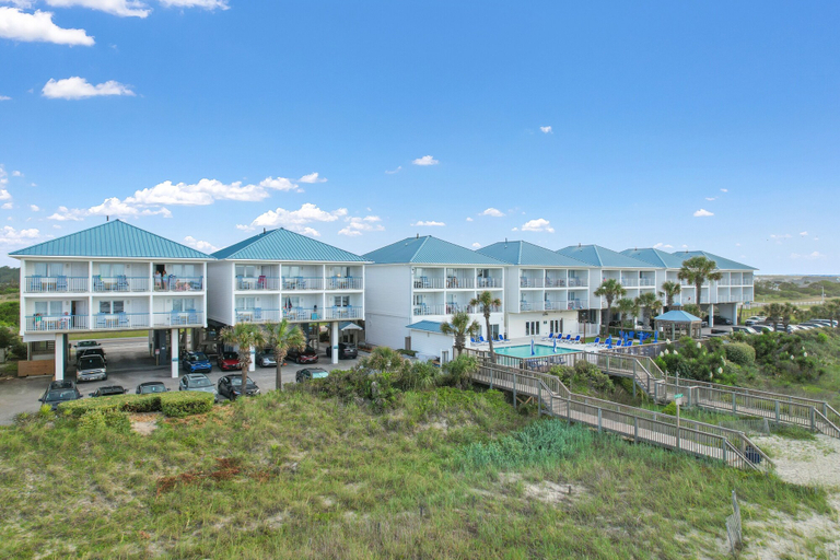 Exterior & Views 2, Ocean Isle Inn, Brunswick