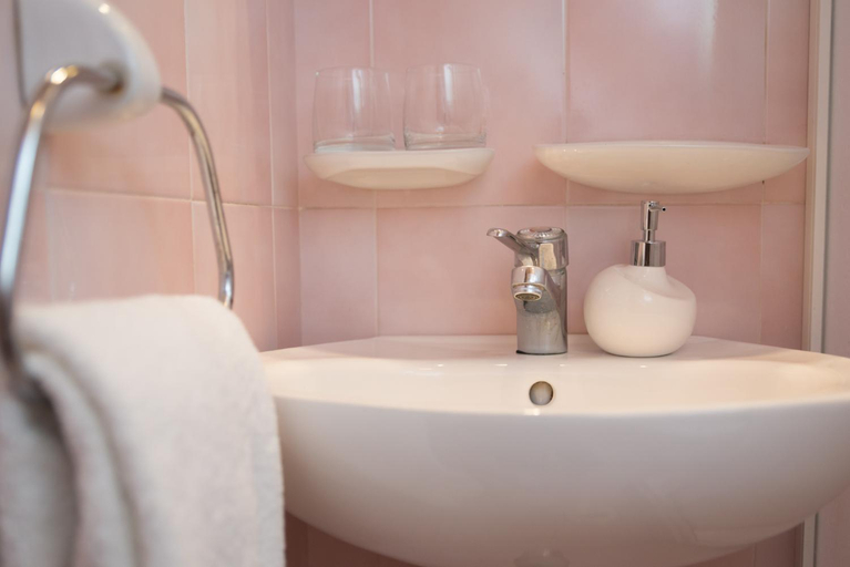Bathroom 3, Holiday Farm Grofija, Ivancna Gorica