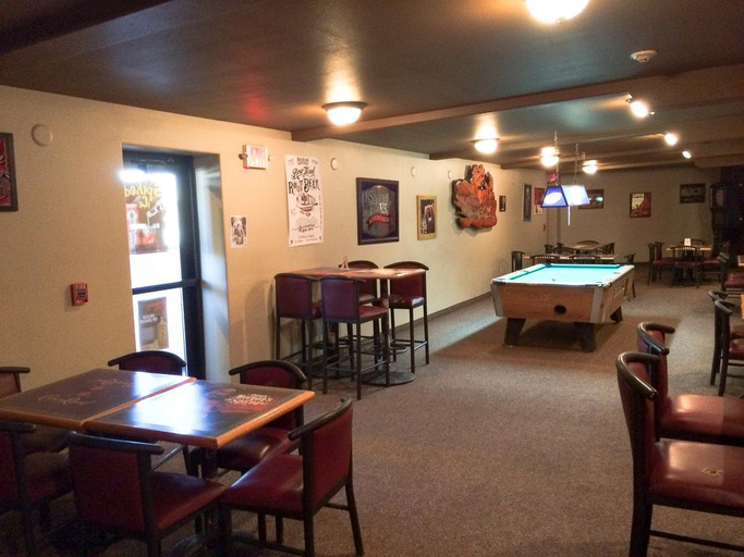 Food & Drinks 5, Badlands Inn & Suites, Stark