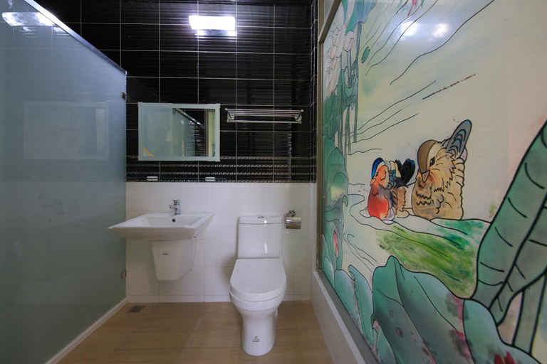 Bathroom 4, Bridgeside Homestay, Pingtung