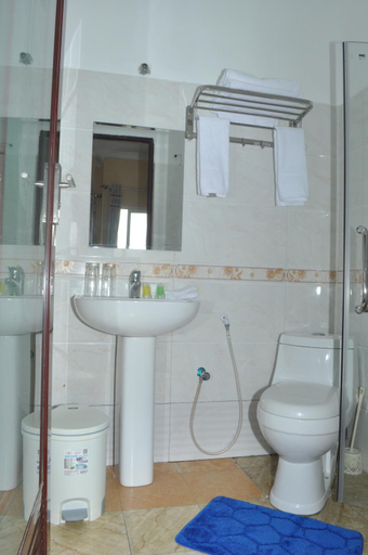 Bathroom 4, Hotel Sky blue Mada, Analamanga