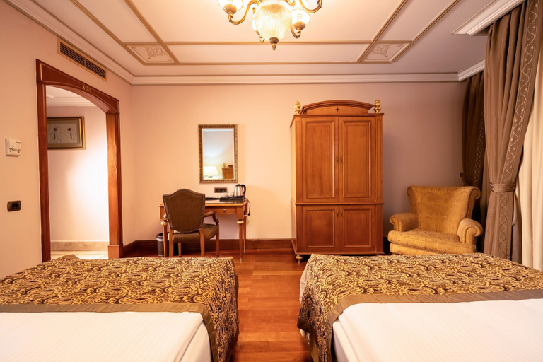 Bedroom 5, The Central Palace Taksim, Beyoğlu