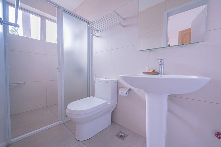 Bathroom 17