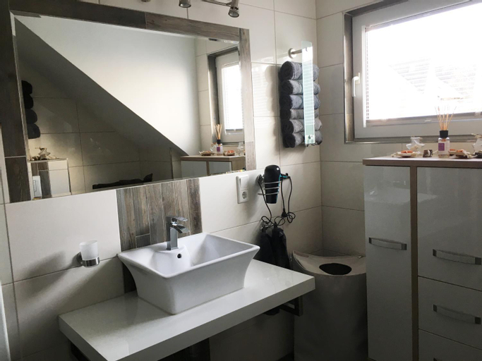 Bedroom 4, Stadthaus Edel - Apartment Binz, Remscheid