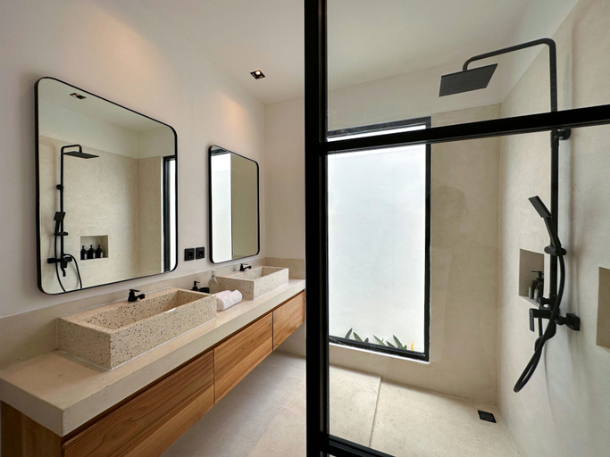 Bathroom 5, The Raw 2 Bingin, Badung