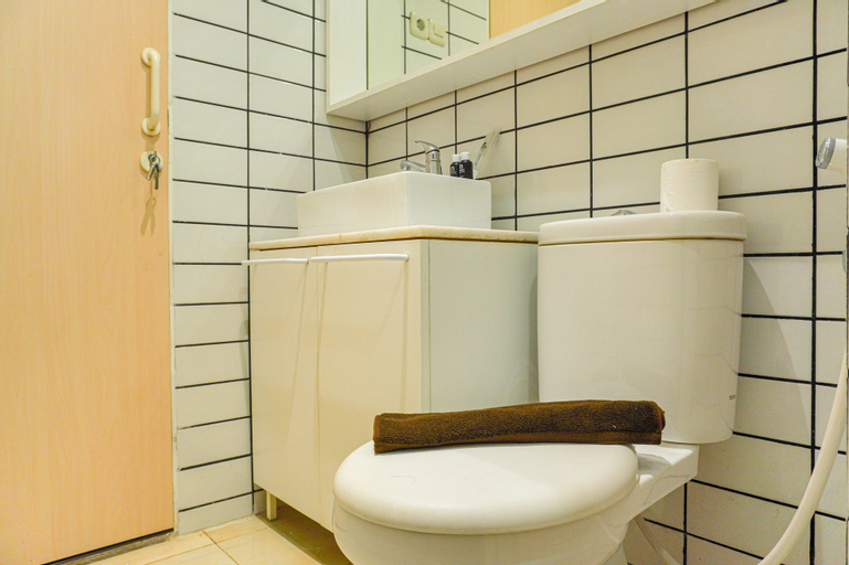 Bedroom 3, Comfy and Modern Look 2BR Northland Ancol Apartment By Travelio, North Jakarta