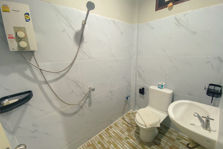 Bathroom 4, House No.2 Village, Mueang Krabi