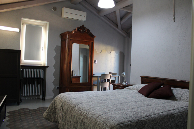 Bedroom 4, Red Wine - Guest House, Cuneo