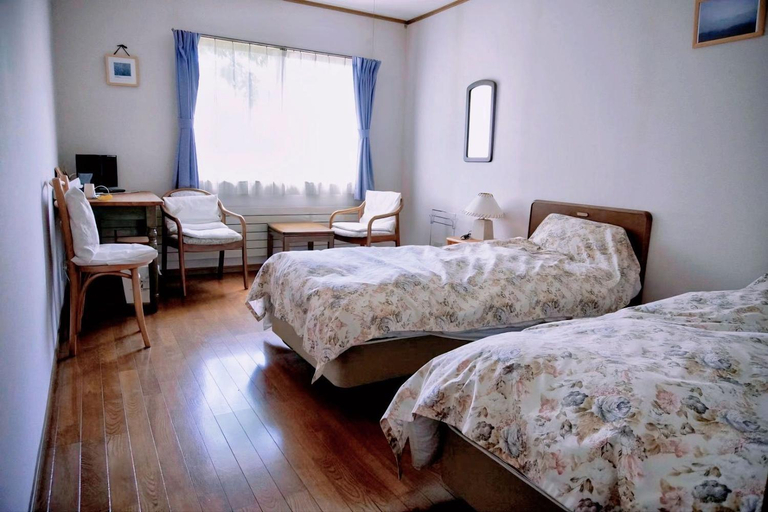 Bedroom 4, Stardew, Otari