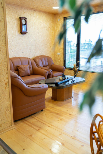 Others 2, Hotel bani, Kutaisi