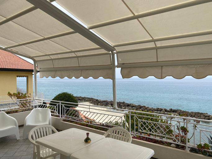 Others 2, Villa Laura - sul mare, Vibo Valentia