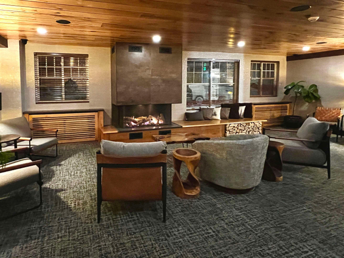 Public Area 4, Maine Evergreen Hotel, Ascend Collection, Kennebec