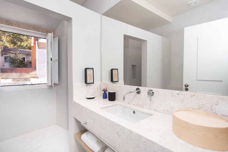 Bathroom 3, Hermitage Castelo - Casa Saint Jorge, Lisbon