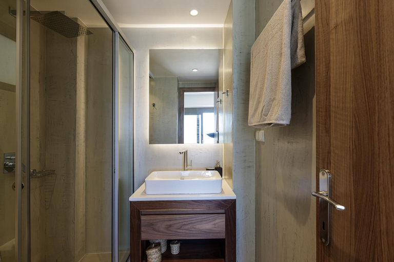 Bathroom 2, Porti Villas Iraklis, Crete