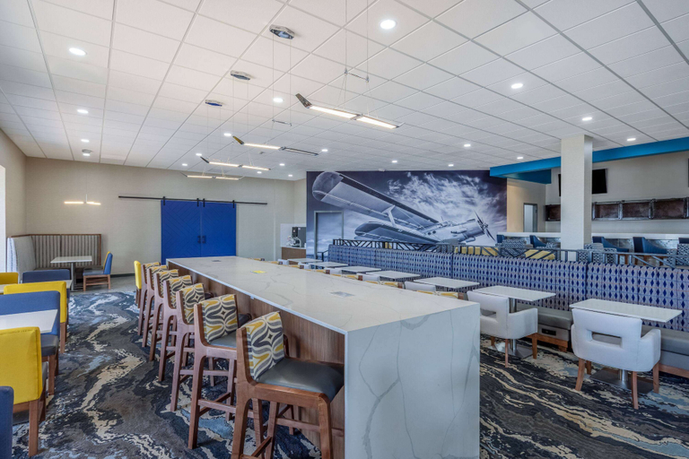 Food & Drinks 5, Wingate by Wyndham Wichita Airport, Sedgwick