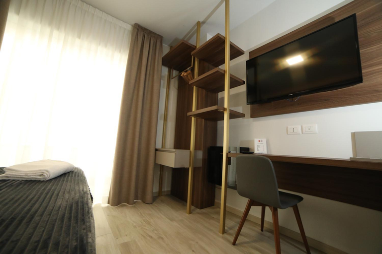 Bedroom 2, 8room Hotel, Catania