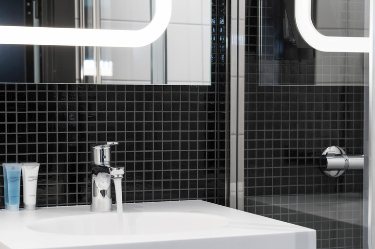 Bathroom 4, Thon Hotel Bergen Brygge, Bergen