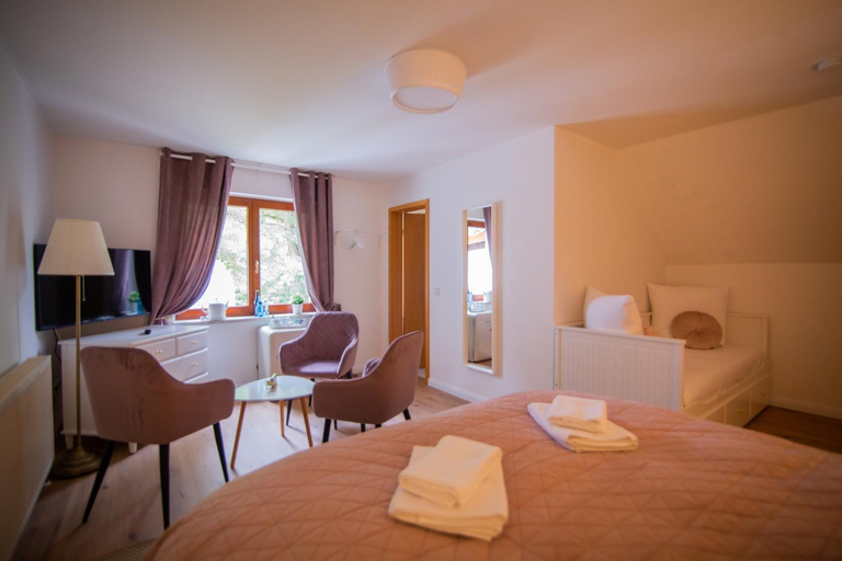 Bedroom 2, ApartOne Land-Hotel, Sächsische Schweiz-Osterzgebirge