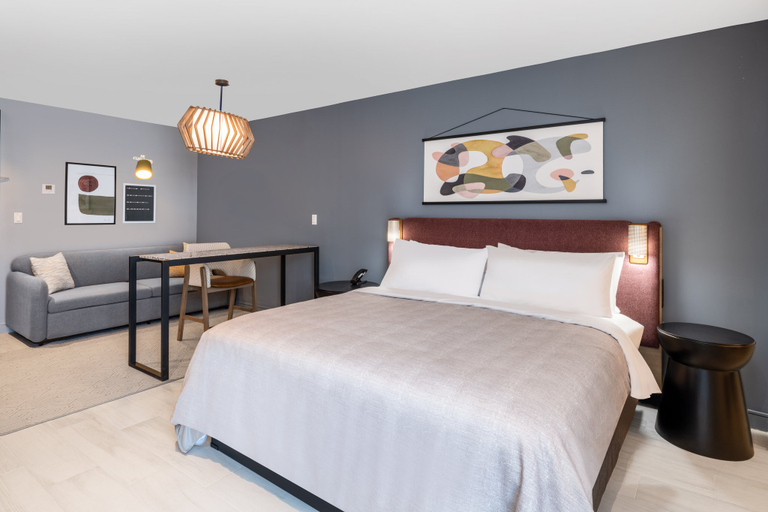 Atwell Suites MIAMI BRICKELL, an IHG hotel Room Type - 1 Queen Bed 1 Bedroom Suite Balcony