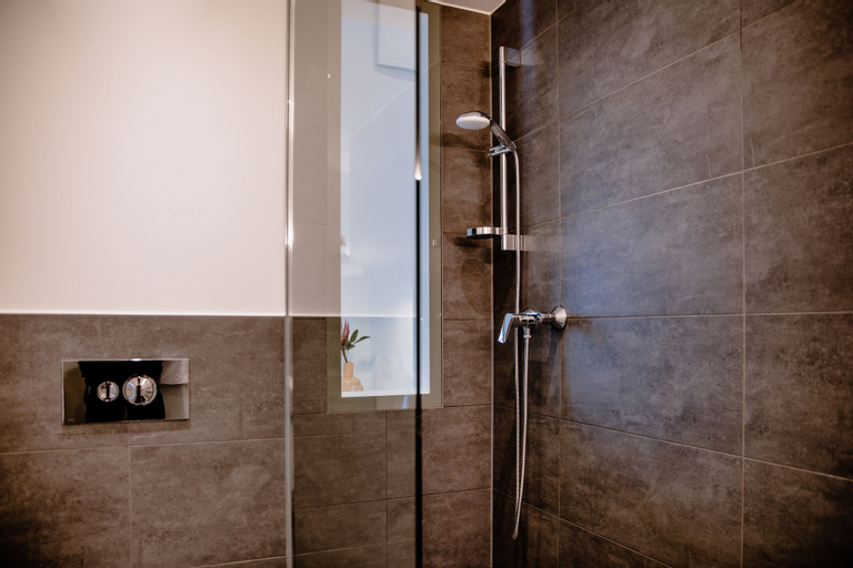Bathroom 4