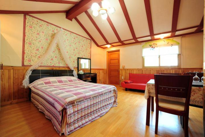 Bedroom 4, Nadeuri Pension, Pyeongchang