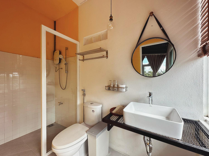 Bathroom 11