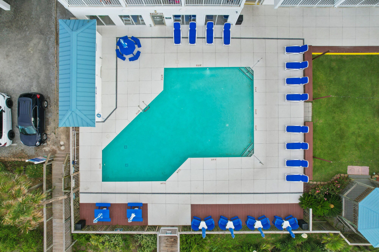 Exterior & Views 2, Ocean Isle Inn, Brunswick