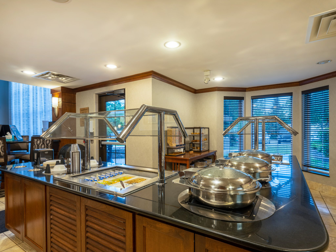 Food & Drinks 2, Staybridge Suites MILWAUKEE AIRPORT SOUTH, Milwaukee