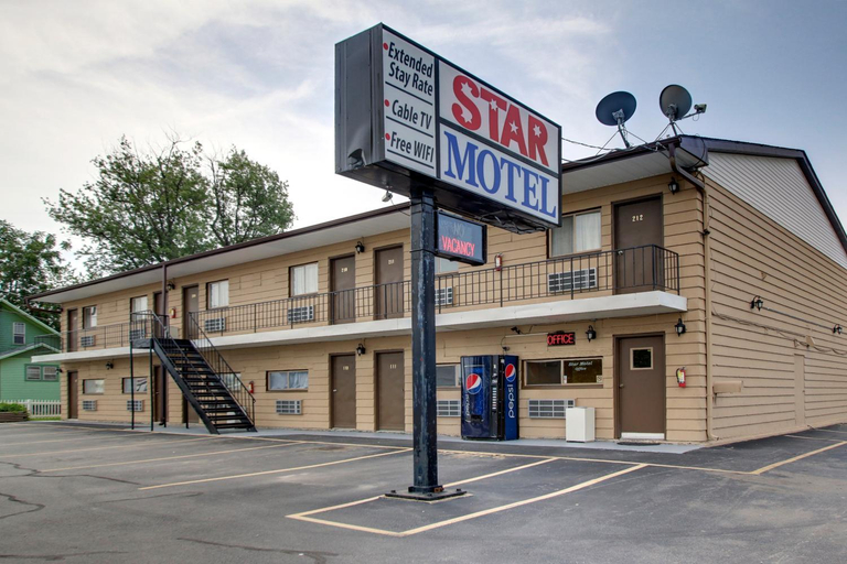 Others 4, Star Motel, McDonough