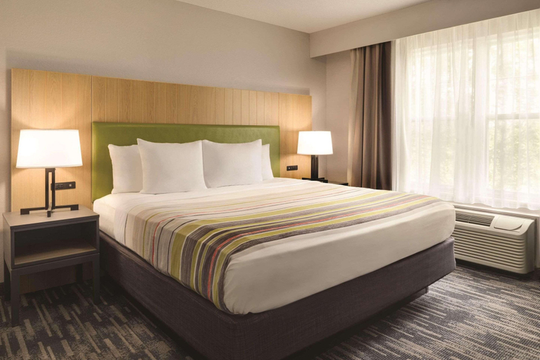 Bedroom 3, Country Inn & Suites by Radisson, Pella, IA, Marion