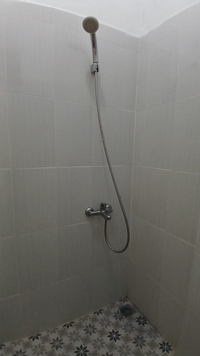 Bathroom 5, Martha Guest House, Samosir