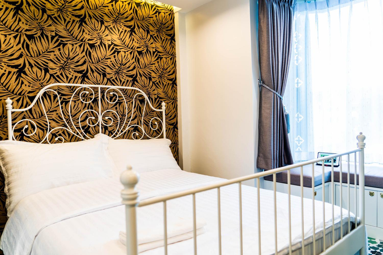 Others 4, The LOL Elephant Hostel, Phra Nakhon