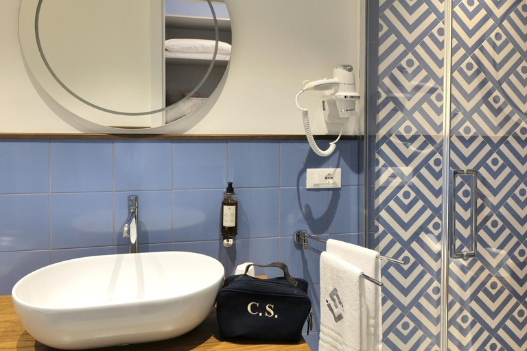 Bathroom 3, Cafe Latino Suites, Napoli