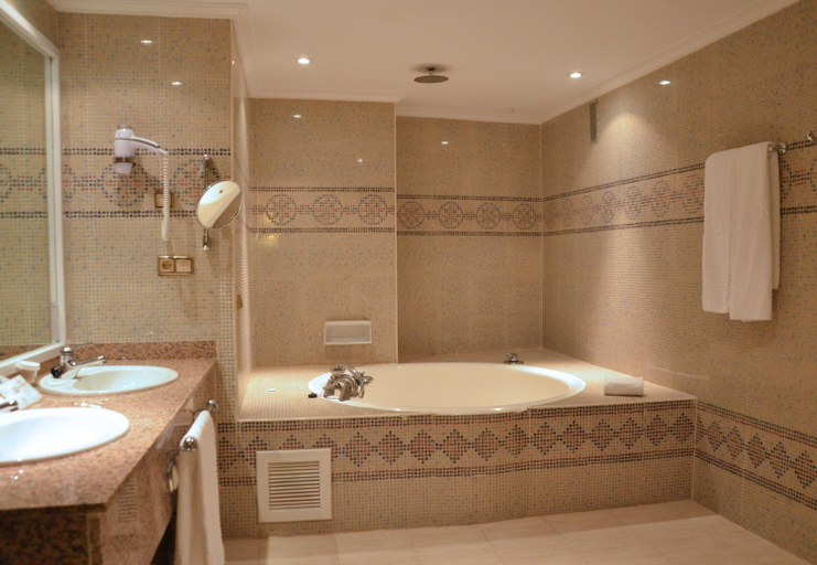 Bathroom 5, Hotel Beatriz Toledo Auditorium & Spa, Toledo
