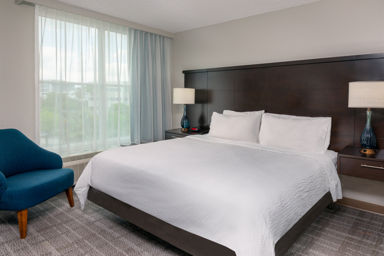 Staybridge Suites Miami Doral - Tap to explore photos