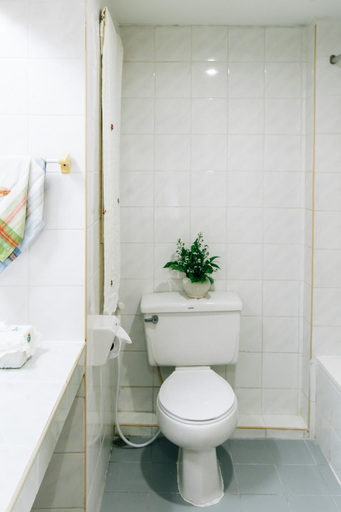 Bathroom 4, Sinkiat Thani Hotel, Muang Satun