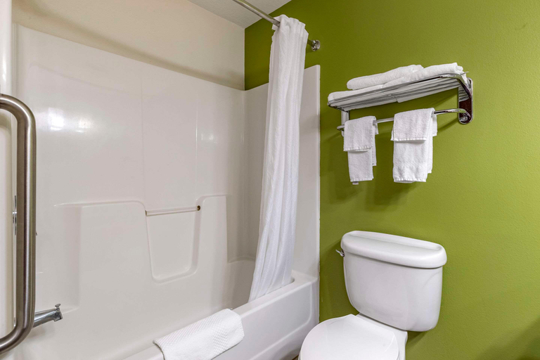 Bathroom 4, Sleep Inn & Suites Pleasant Hill - Des Moines, Polk