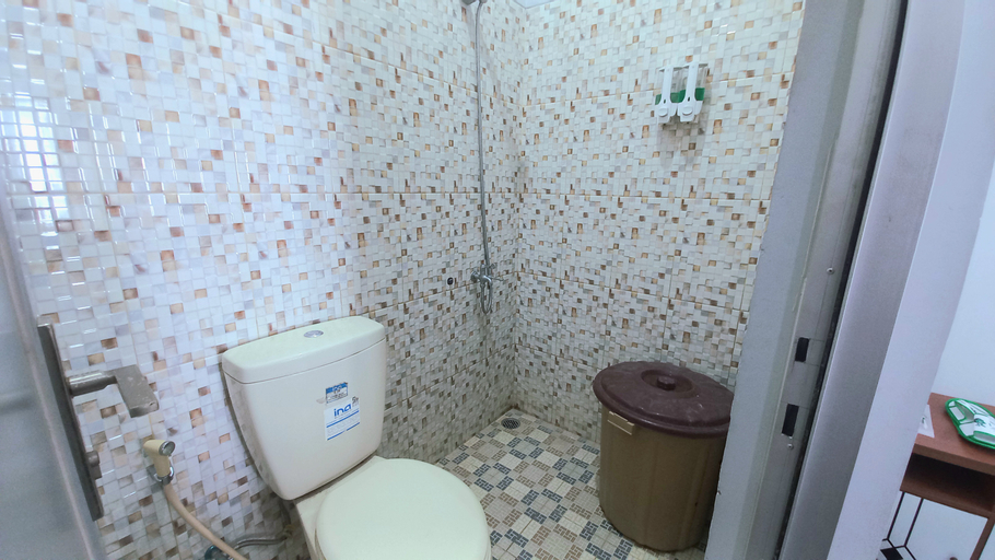 Bathroom 12