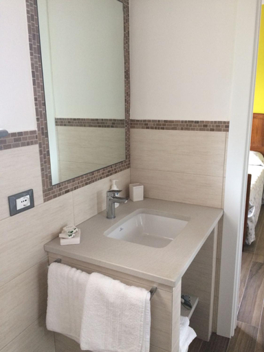 Others 5, B&b la valletta, Alessandria