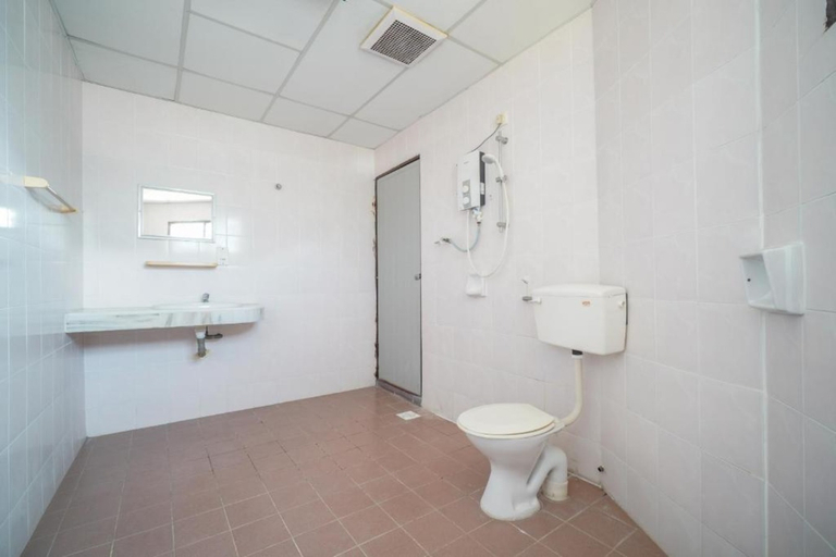 Bathroom, DJ Seafront Hotel, Manjung
