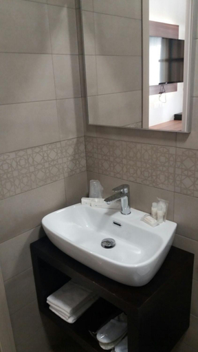 Bathroom 3, 8room Hotel, Catania