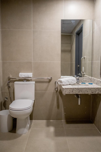 Bathroom 3, ibis budget Leme, Leme