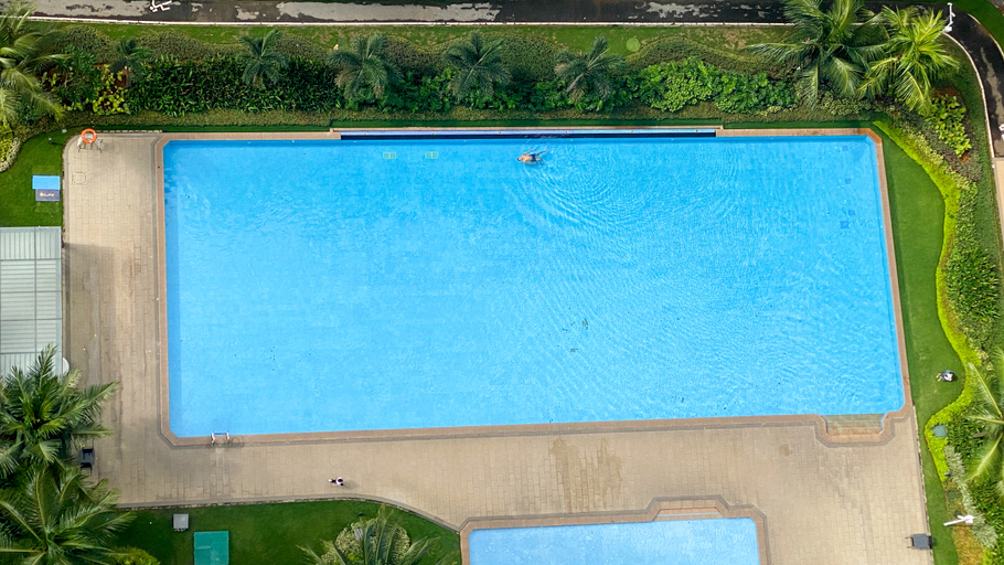Sport & Beauty, Spacious and Nice 1BR with Extra Room at Sky House BSD Apartment By Travelio, Tangerang Selatan
