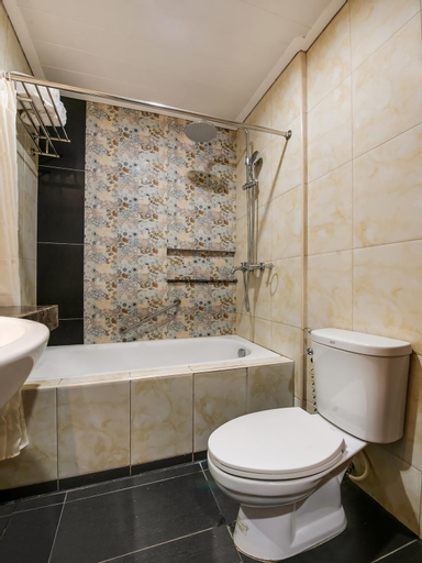 Bathroom 12
