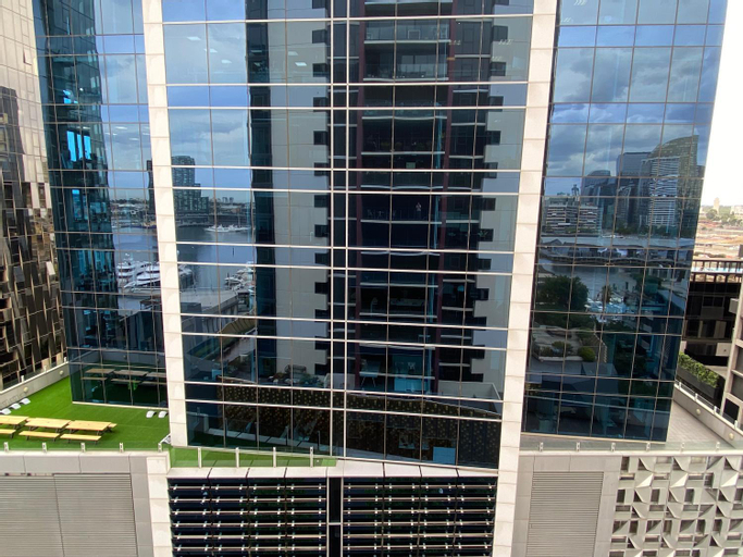 Exterior 9